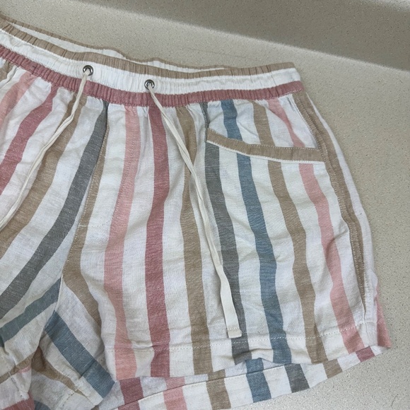 Women's Shorts Gap Multi Color Stripes Lightweight Size Large - Picture 3 of 5